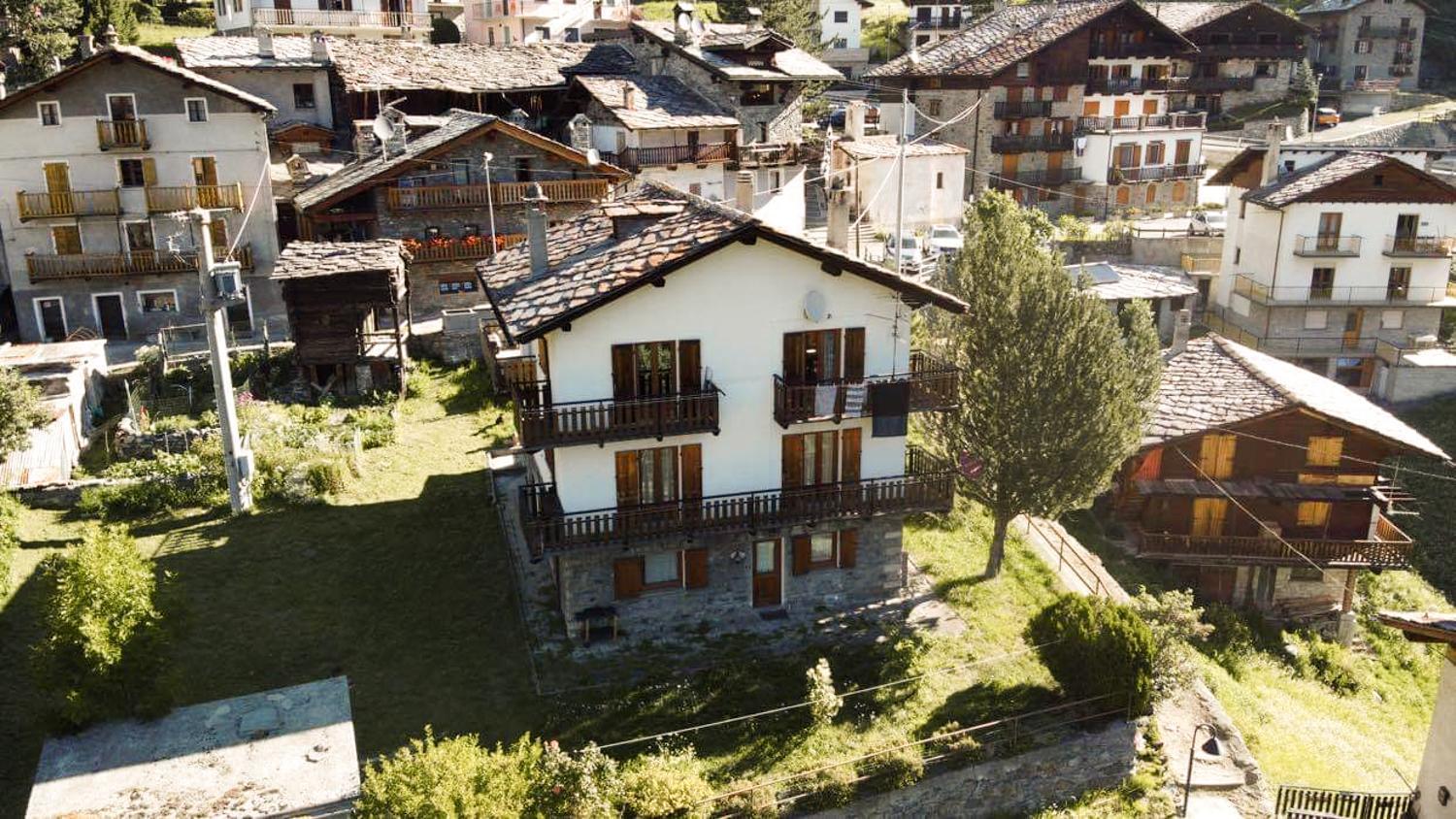 Relax & Sports -Cervinia- Maison Valtournenche Exterior foto